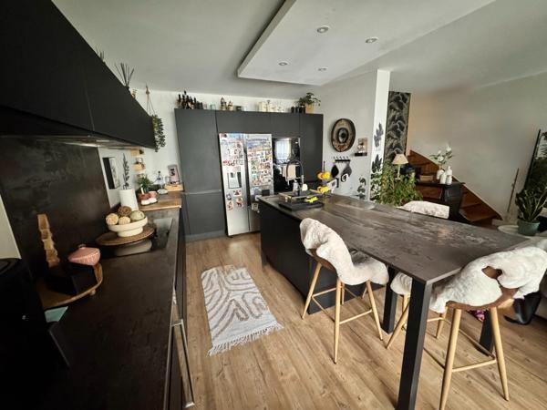 BRUGUIERE Exceptionnelle maison de ville