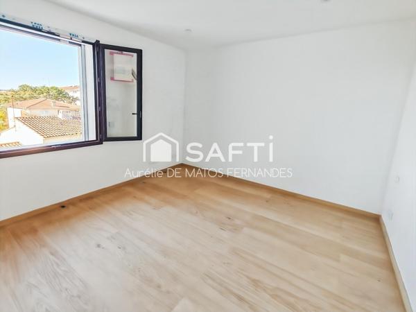 Rez de jardin, 2 place de parking, cave