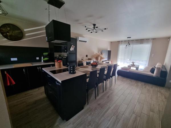 Vente                                                      Maison
                        
                     3 pièces                      78 m2                     à Pignans