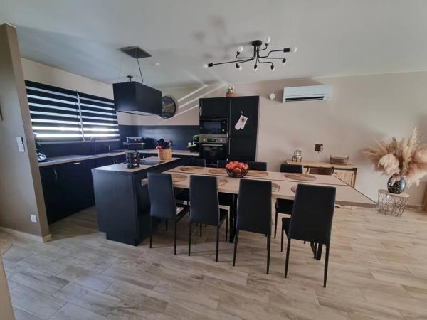 Vente                                                      Maison
                        
                     3 pièces                      78 m2                     à Pignans