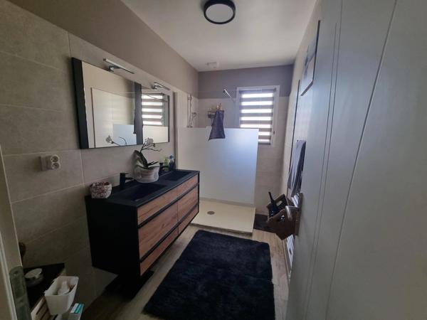 Vente                                                      Maison
                        
                     3 pièces                      78 m2                     à Pignans