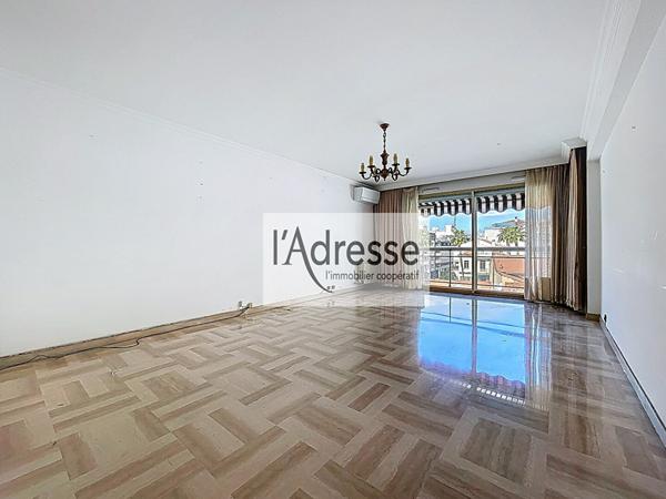 Antibes Hyper centre - Appartement 3 pièces avant dernier étage