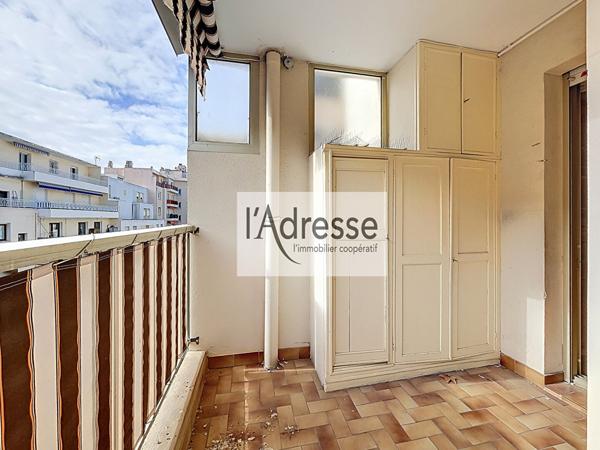 Antibes Hyper centre - Appartement 3 pièces avant dernier étage