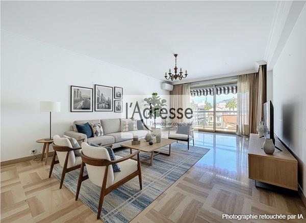 Antibes Hyper centre - Appartement 3 pièces avant dernier étage