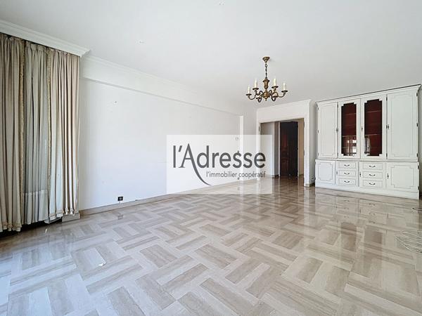 Antibes Hyper centre - Appartement 3 pièces avant dernier étage