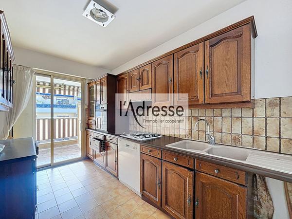 Antibes Hyper centre - Appartement 3 pièces avant dernier étage