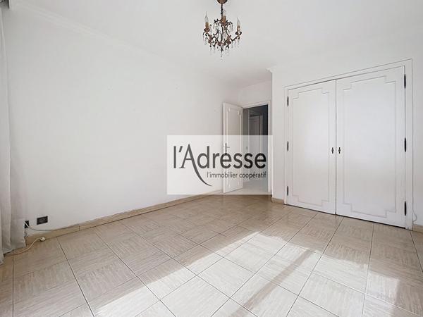 Antibes Hyper centre - Appartement 3 pièces avant dernier étage