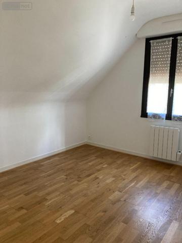 Maison de ville à louer à Saint-Aubin-du-Cormier en Ille-et-Vilaine (35140), ref : 137/4074   
étang