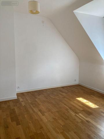 Maison de ville à louer à Saint-Aubin-du-Cormier en Ille-et-Vilaine (35140), ref : 137/4074   
étang