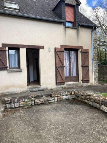 Maison de ville à louer à Saint-Aubin-du-Cormier en Ille-et-Vilaine (35140), ref : 137/4074   
étang