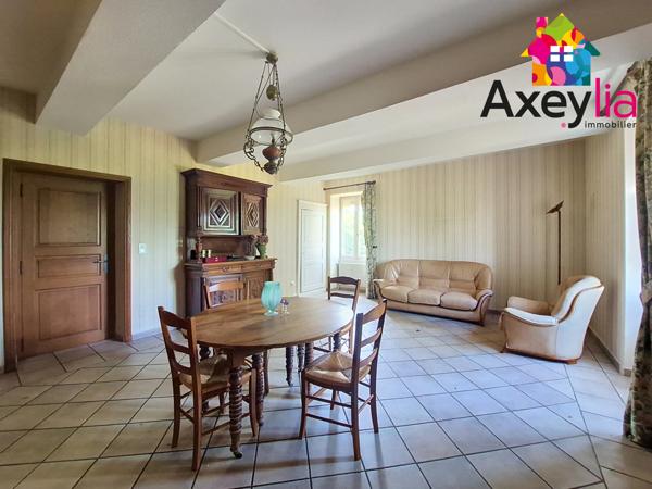 À VENDRE - ST-HILAIRE-S/S-CHARLIEU - MAISON 8 PIÈCES AVEC DÉPENDANCES SUR TERRAIN 4731M2