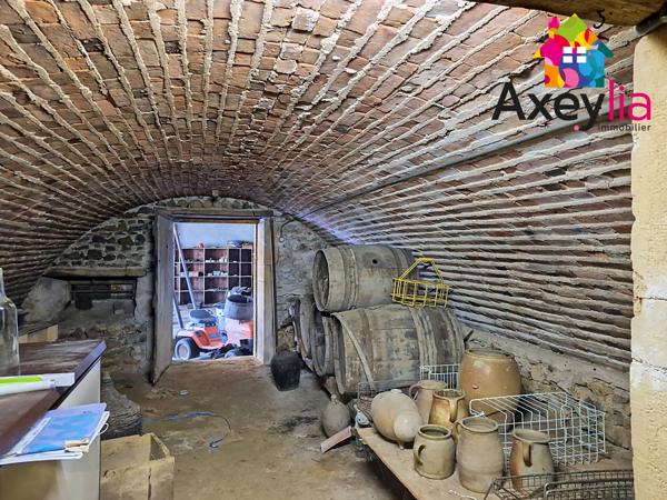 À VENDRE - ST-HILAIRE-S/S-CHARLIEU - MAISON 8 PIÈCES AVEC DÉPENDANCES SUR TERRAIN 4731M2