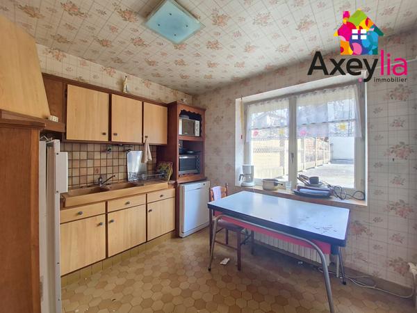 À VENDRE - ST-HILAIRE-S/S-CHARLIEU - MAISON 8 PIÈCES AVEC DÉPENDANCES SUR TERRAIN 4731M2