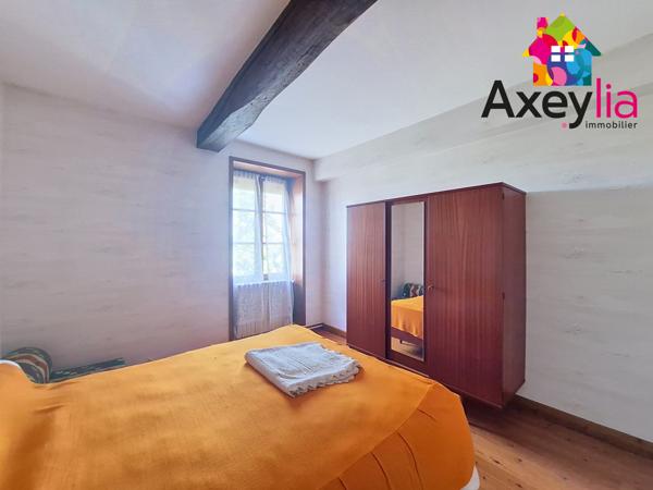À VENDRE - ST-HILAIRE-S/S-CHARLIEU - MAISON 8 PIÈCES AVEC DÉPENDANCES SUR TERRAIN 4731M2