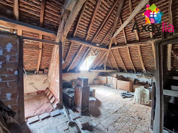 À VENDRE - ST-HILAIRE-S/S-CHARLIEU - MAISON 8 PIÈCES AVEC DÉPENDANCES SUR TERRAIN 4731M2