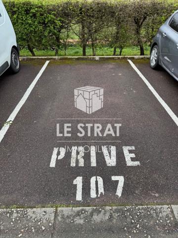 Place de parking extérieur