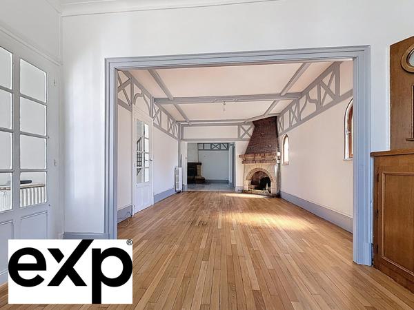 Volumes, cachet et justesse – Une propriété prête à s’élever