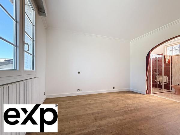 Volumes, cachet et justesse – Une propriété prête à s’élever