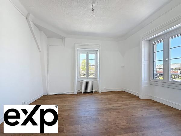 Volumes, cachet et justesse – Une propriété prête à s’élever