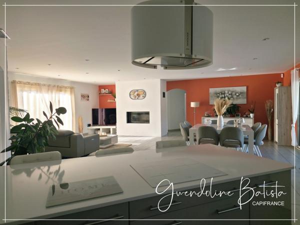 Maison Contemporaine 175,14 m² - 4 chambres - Piscine 10x5 - Terrain de 9 083,00 m² avec vue dégagée