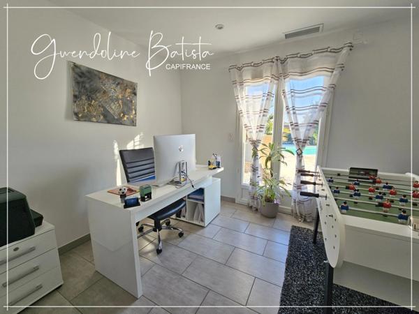 Maison Contemporaine 175,14 m² - 4 chambres - Piscine 10x5 - Terrain de 9 083,00 m² avec vue dégagée