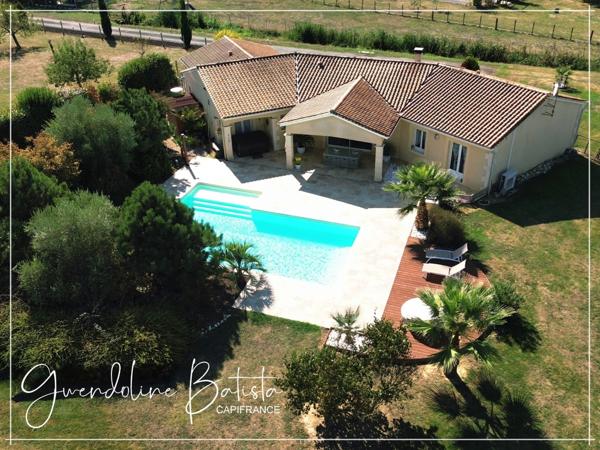 Maison Contemporaine 175,14 m² - 4 chambres - Piscine 10x5 - Terrain de 9 083,00 m² avec vue dégagée