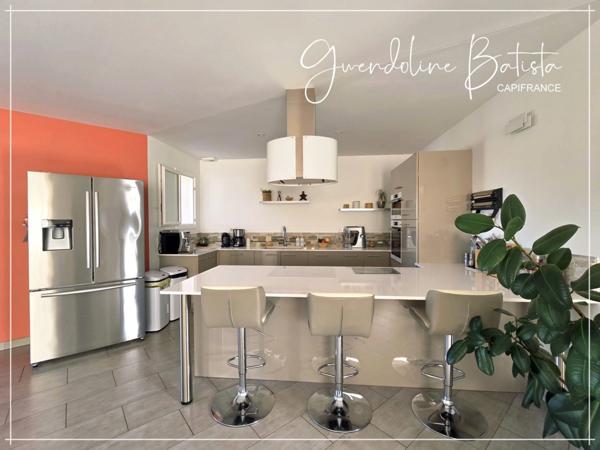 Maison Contemporaine 175,14 m² - 4 chambres - Piscine 10x5 - Terrain de 9 083,00 m² avec vue dégagée