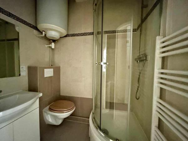 Paris (75003) Studio - dernier étage - au cœur du Marais