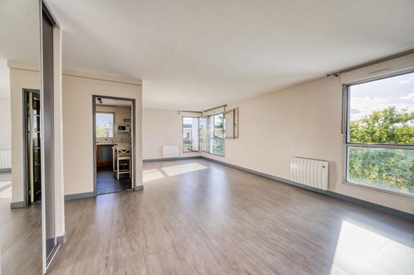 Sèvres Rive Gauche - DERNIER ETAGE 449 000 € **  - Référence  618-S