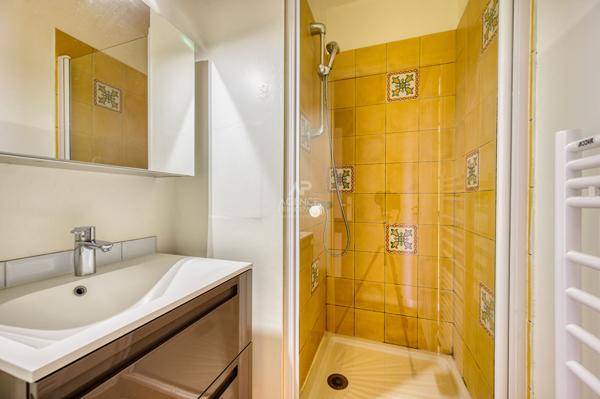 Sèvres Rive Gauche - DERNIER ETAGE 449 000 € **  - Référence  618-S