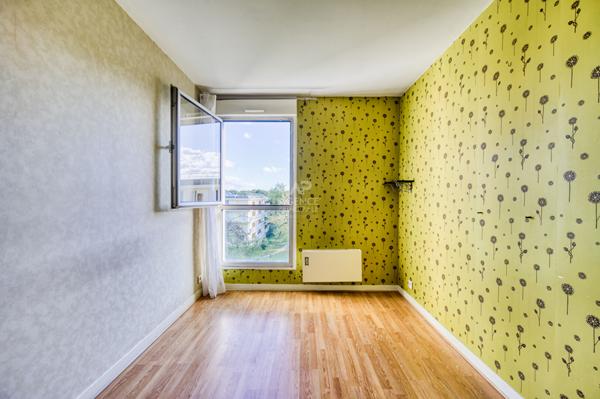 Sèvres Rive Gauche - DERNIER ETAGE 449 000 € **  - Référence  618-S