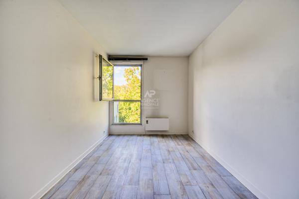Sèvres Rive Gauche - DERNIER ETAGE 449 000 € **  - Référence  618-S