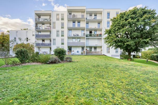 Sèvres Rive Gauche - DERNIER ETAGE 449 000 € **  - Référence  618-S