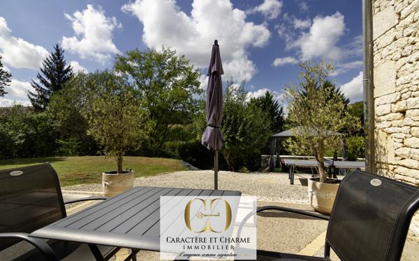 Sarlat-la-Canéda (24200) Propriété en pierre avec gîte et chambres d'hôtes - Piscine chauffée.