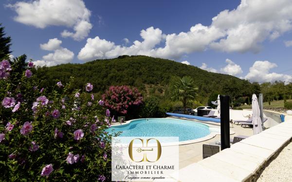 Sarlat-la-Canéda (24200) Propriété en pierre avec gîte et chambres d'hôtes - Piscine chauffée.