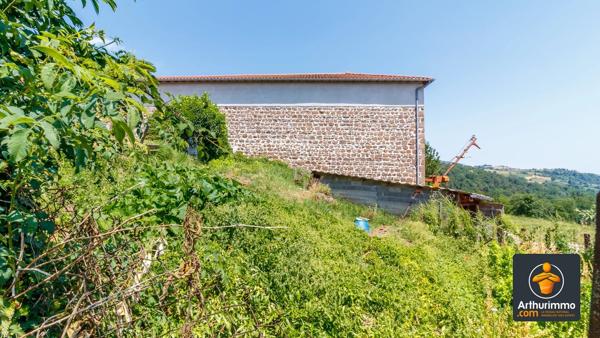 Vente                                                      Ferme
                        
                                         200 m2                     à Brullioles