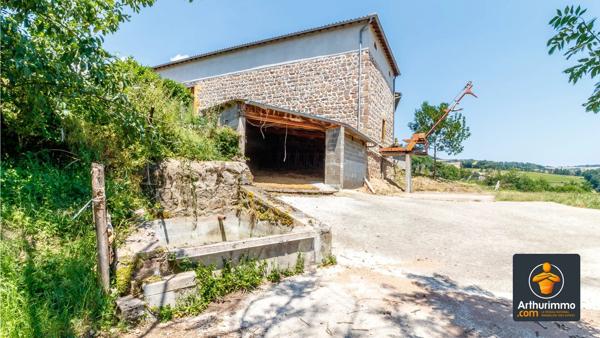 Vente                                                      Ferme
                        
                                         200 m2                     à Brullioles