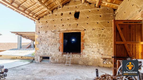 Vente                                                      Ferme
                        
                                         200 m2                     à Brullioles