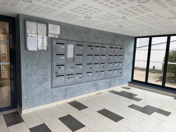 Charmant studio refait à neuf avec terrasse et parking – Éragny-sur-Oise (rue des Charmilles)