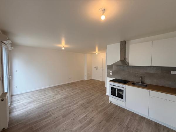 Charmant studio refait à neuf avec terrasse et parking – Éragny-sur-Oise (rue des Charmilles)