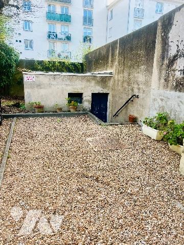 TOURS CENTRE
PLACE DES HALLES