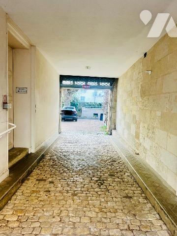 TOURS CENTRE
PLACE DES HALLES