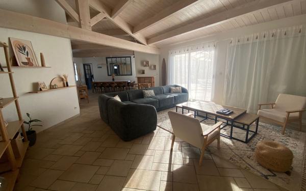 Maison à vendre    6 pièces •  Le Bois-Plage-en-Ré