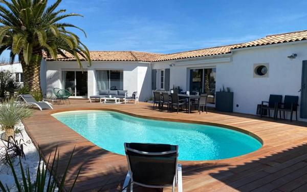 Maison à vendre    6 pièces •  Le Bois-Plage-en-Ré