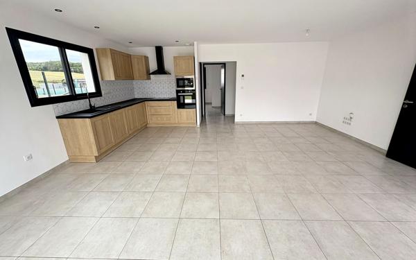 Maison à vendre    4 pièces •  Lavalette