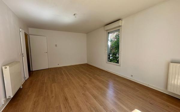 Appartement à vendre    3 pièces • 67,83 m2 Guyancourt