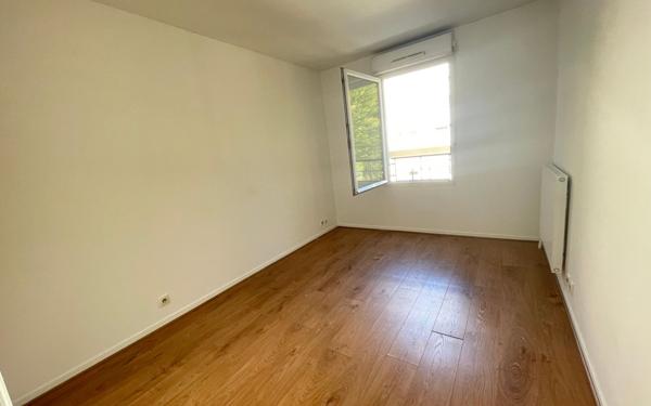 Appartement à vendre    3 pièces • 67,83 m2 Guyancourt