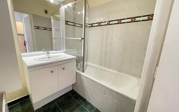 Appartement à vendre    3 pièces • 67,83 m2 Guyancourt