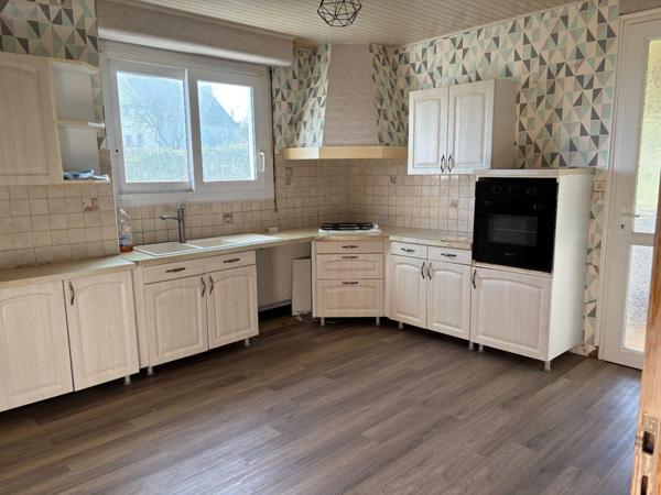 Maison de ville à vendre à Briec dans le Finistère (29510), ref : MAIS/1064   
Bourg