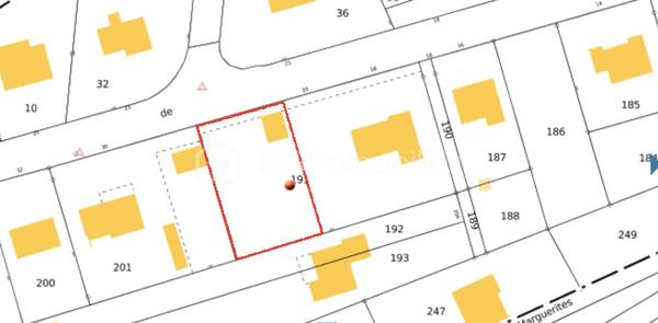 Terrain de 1 000 m²